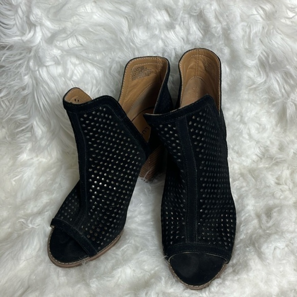 Lucky Brand, laser cut, slip on, high heel, black sandals, size 6.5, GUC.